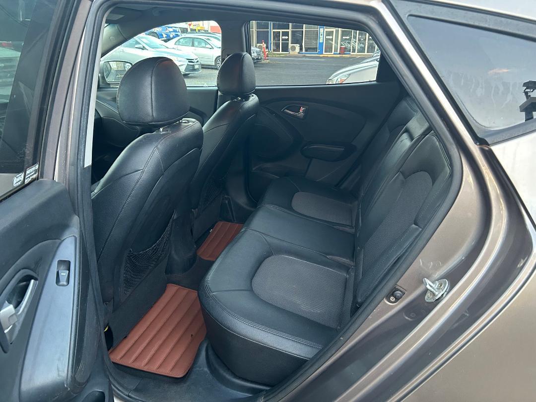 Hyundai Tucson FWD 4dr Auto GLS PZEV 2012