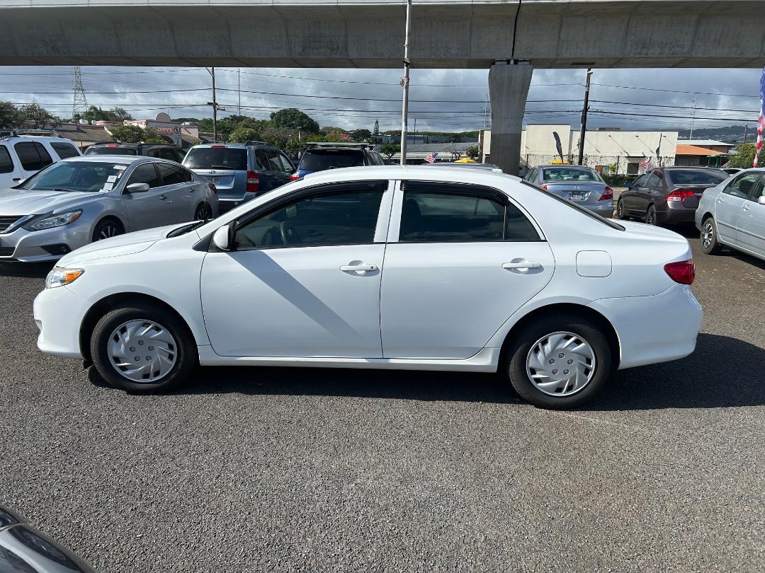 Toyota Corolla 4dr Sdn LE Auto 2010