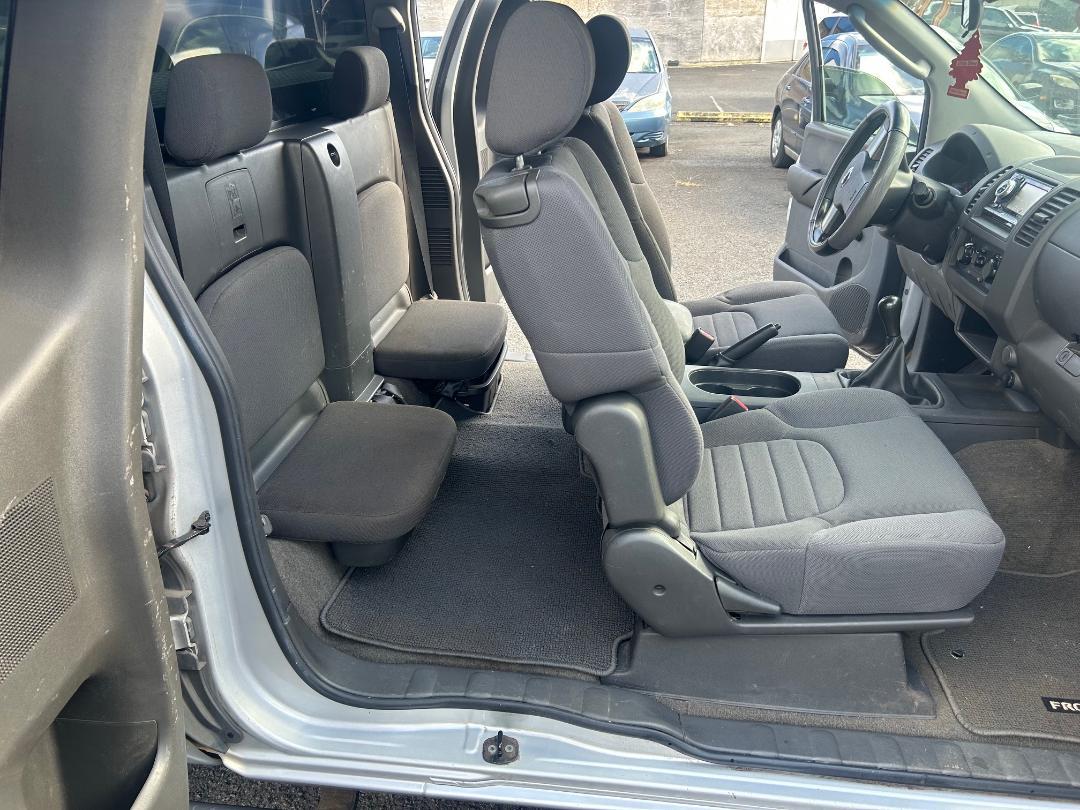 Nissan Frontier 2WD King Cab I4 Man XE 2009
