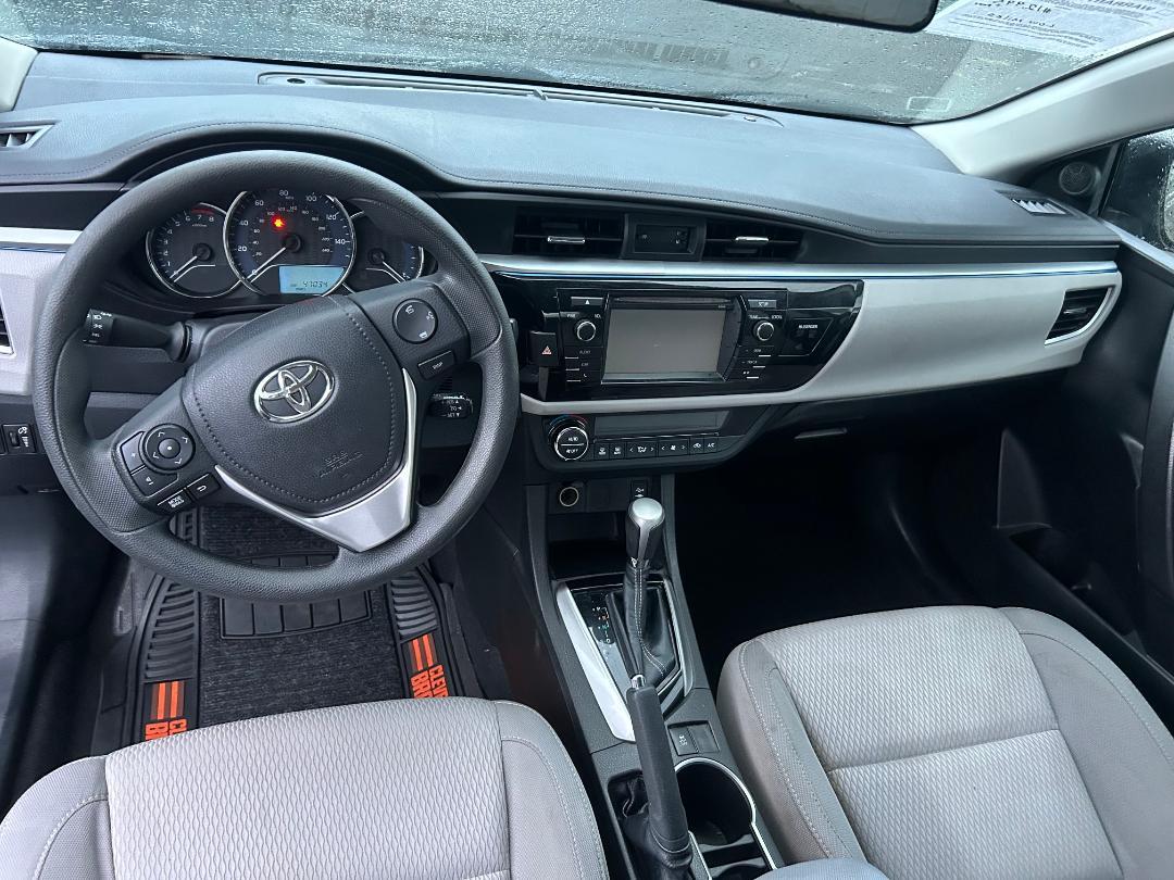 Toyota Corolla 4dr Sdn CVT LE Premium (Natl) 2015