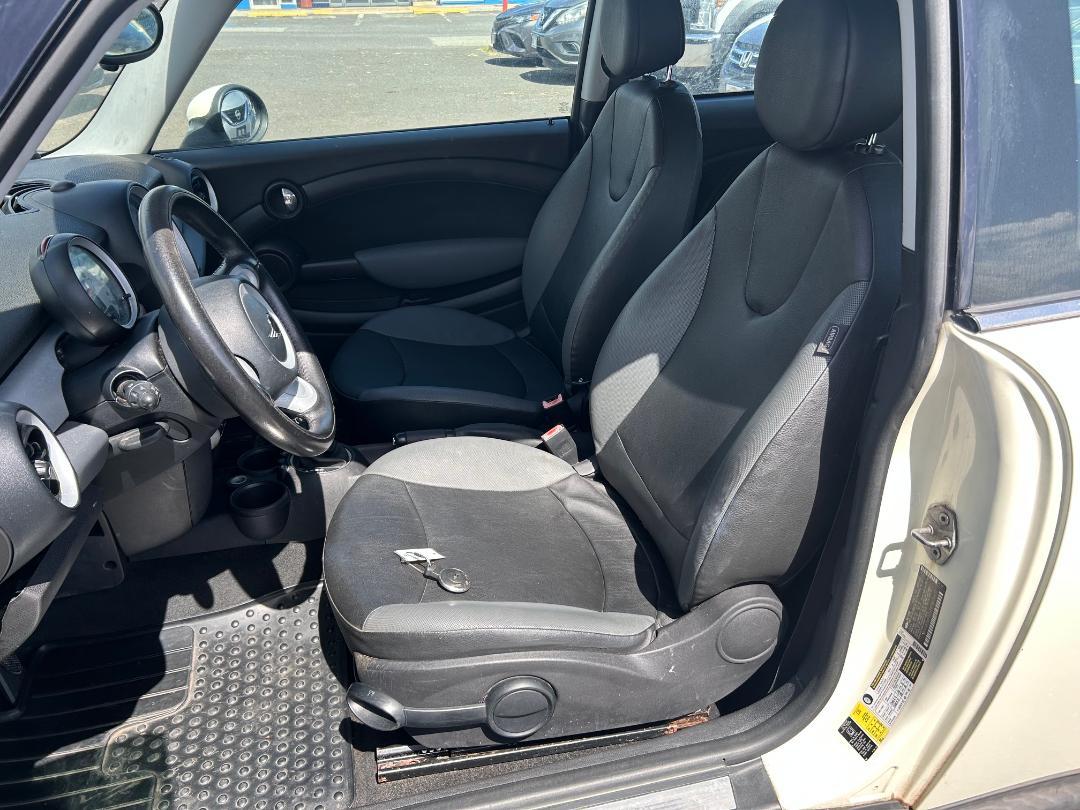 MINI Cooper Hardtop 2dr Cpe 2009
