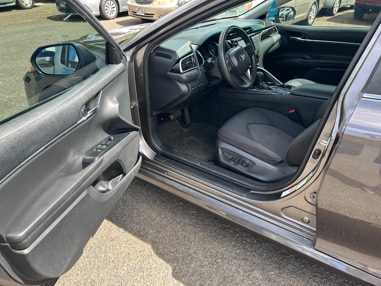 Toyota Camry XLE Auto (Natl) 2018
