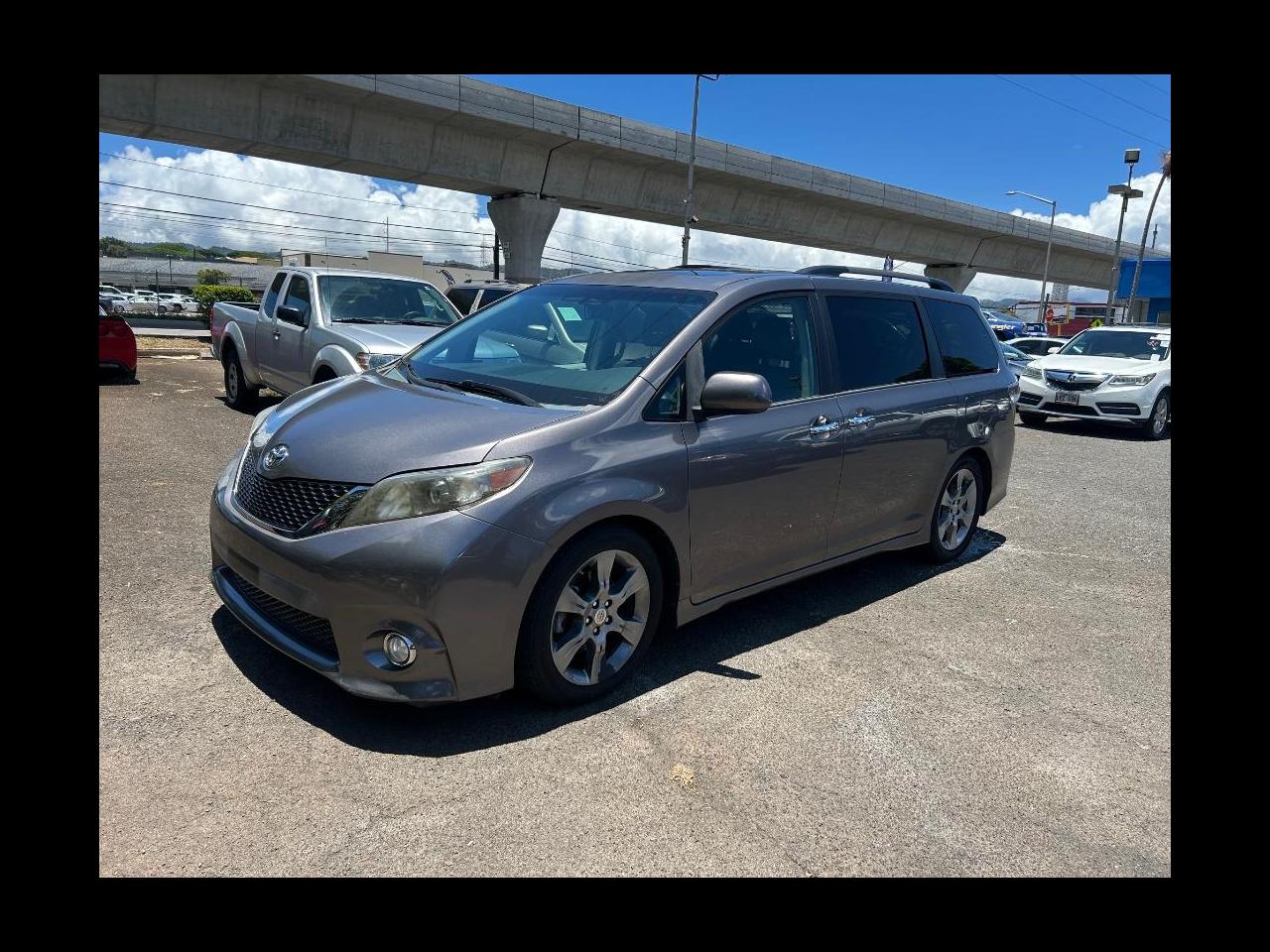 Toyota Sienna 5dr 8-Pass Van V6 SE FWD (Natl) 2014