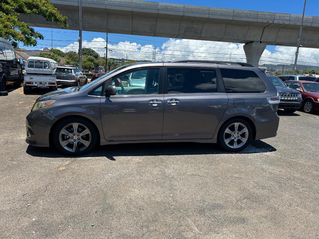 Toyota Sienna 5dr 8-Pass Van V6 SE FWD (Natl) 2014