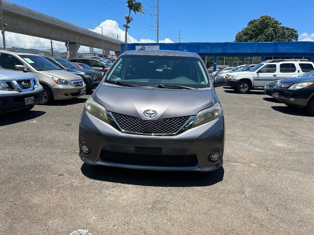 Toyota Sienna 5dr 8-Pass Van V6 SE FWD (Natl) 2014