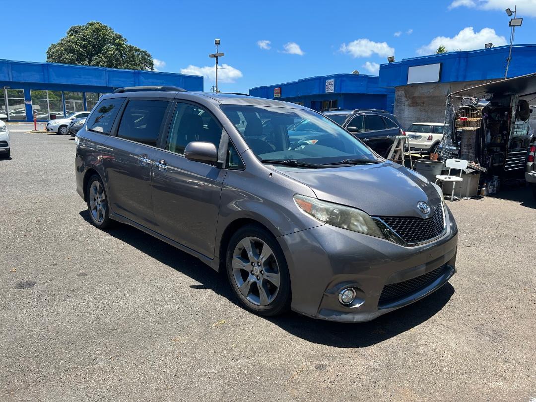 Toyota Sienna 5dr 8-Pass Van V6 SE FWD (Natl) 2014