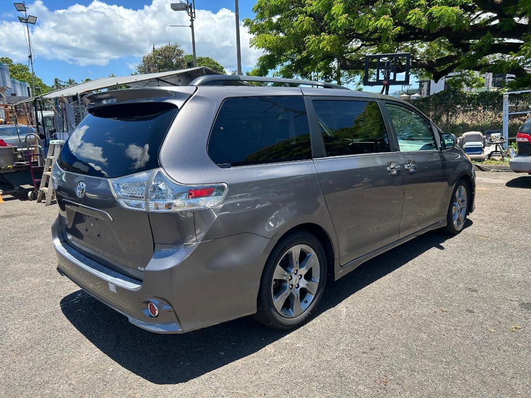 Toyota Sienna 5dr 8-Pass Van V6 SE FWD (Natl) 2014
