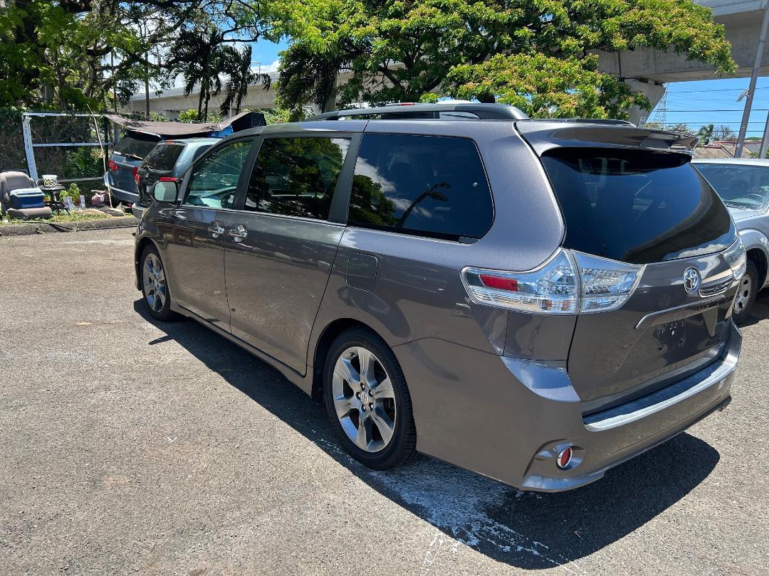 Toyota Sienna 5dr 8-Pass Van V6 SE FWD (Natl) 2014