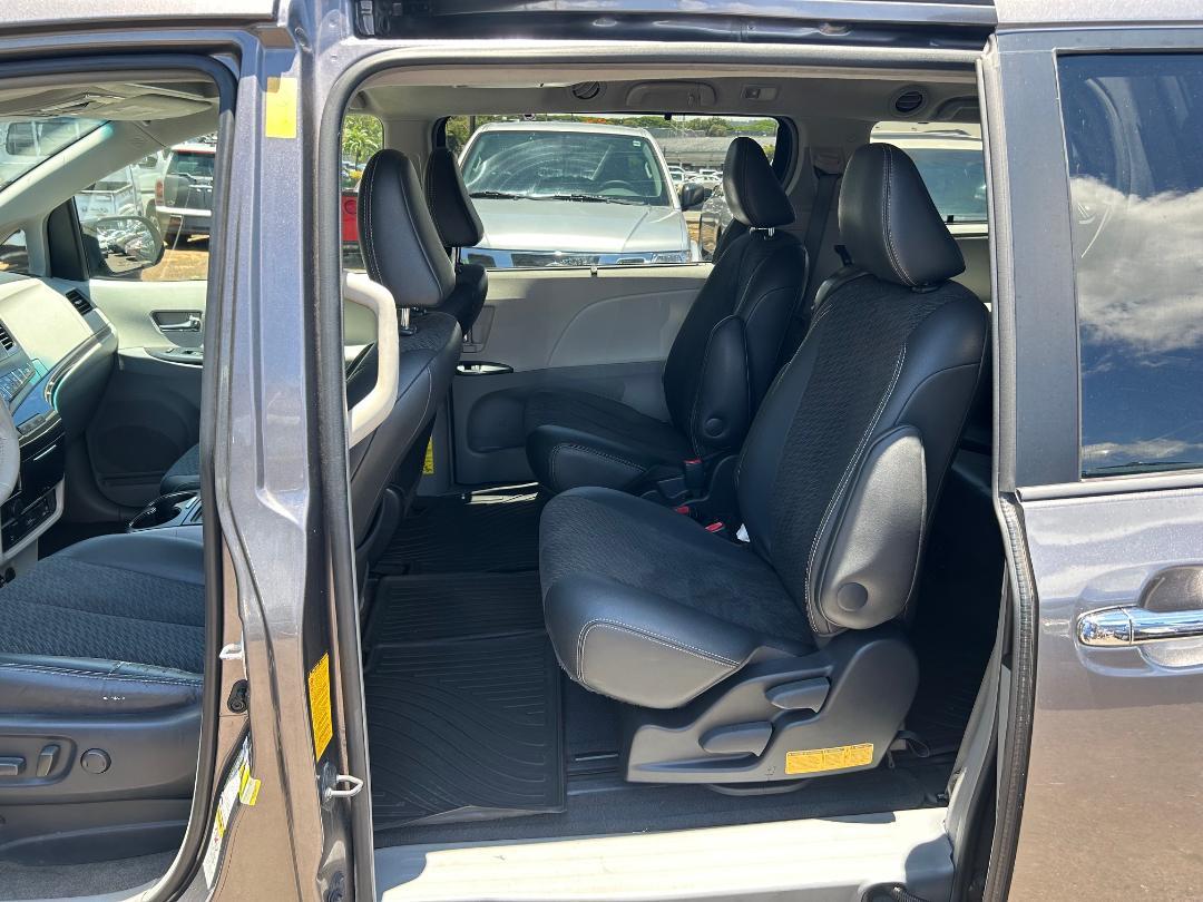 Toyota Sienna 5dr 8-Pass Van V6 SE FWD (Natl) 2014