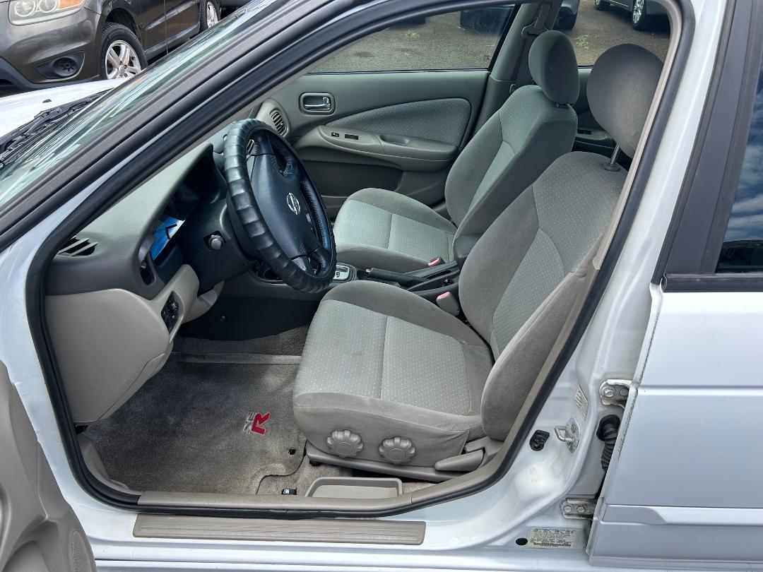 Nissan Sentra 4dr Sdn SE-R Auto 2002
