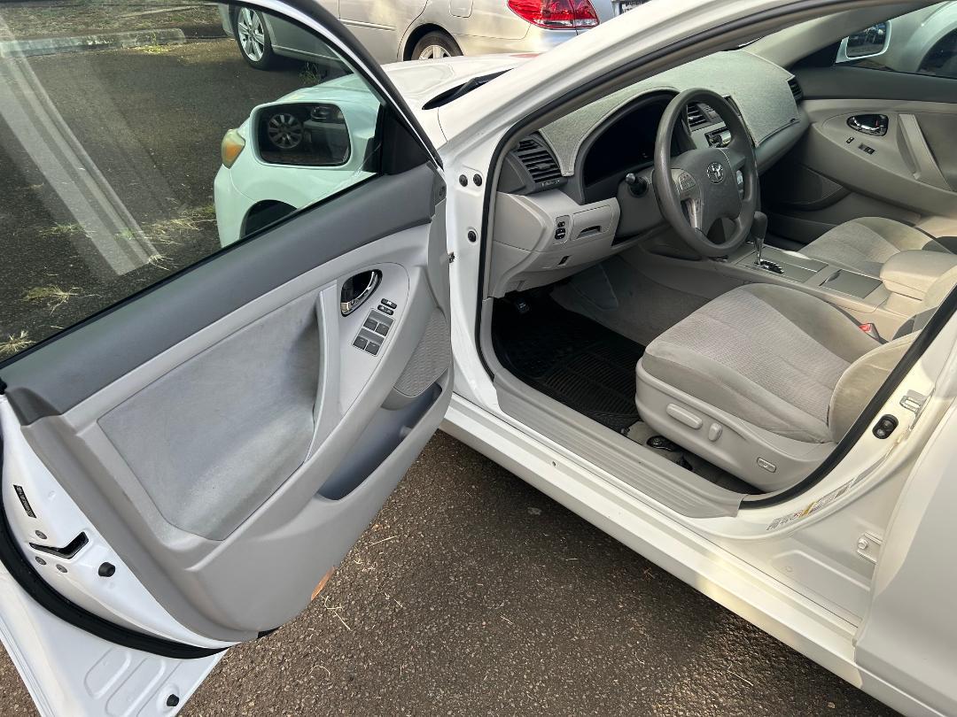 Toyota Camry 4dr Sdn I4 Auto LE (Natl) 2010