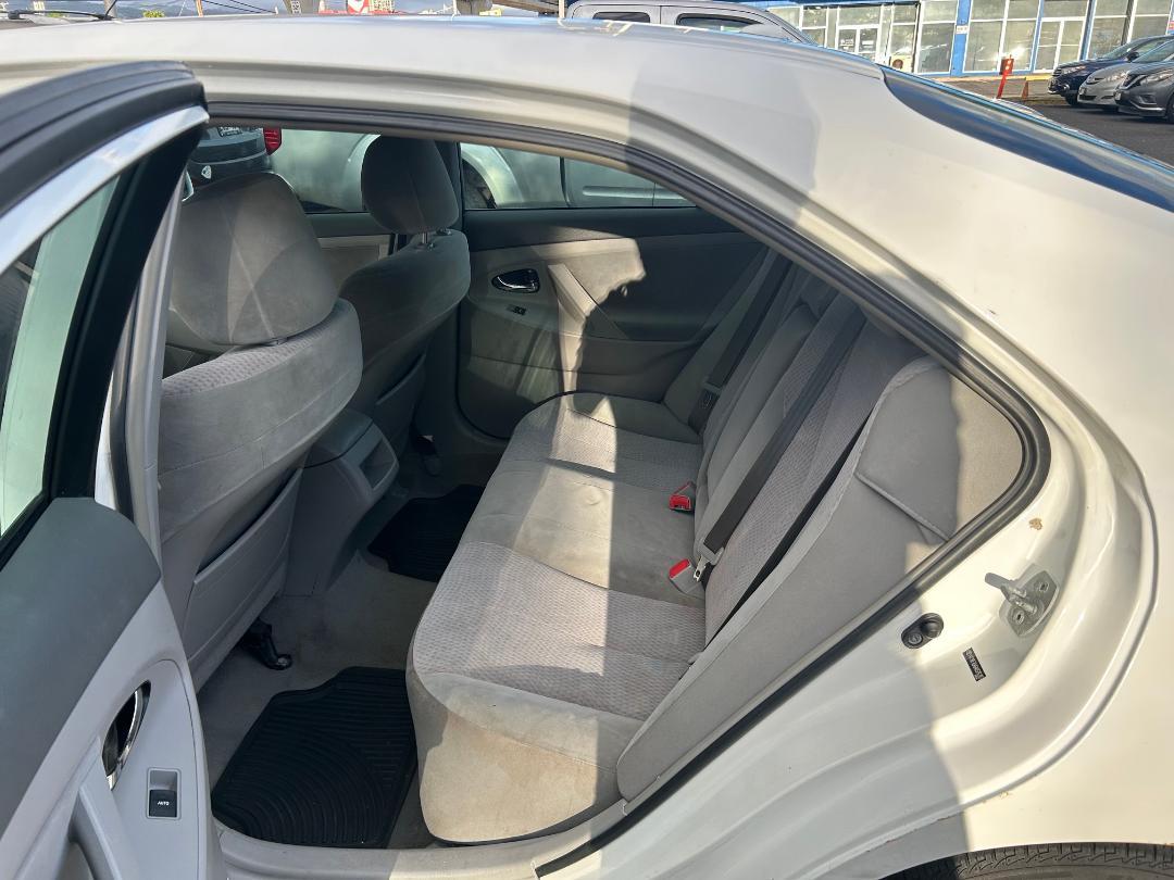 Toyota Camry 4dr Sdn I4 Auto LE (Natl) 2010