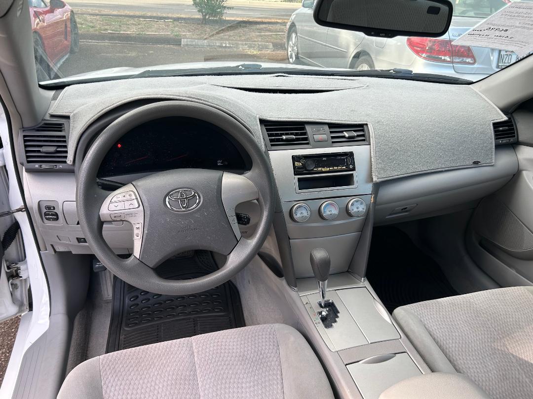Toyota Camry 4dr Sdn I4 Auto LE (Natl) 2010