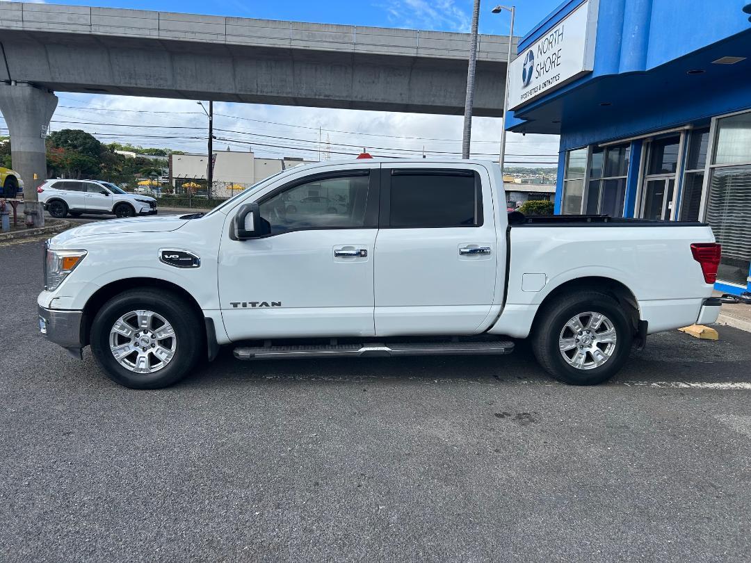 Nissan Titan 4x2 Crew Cab SV 2017