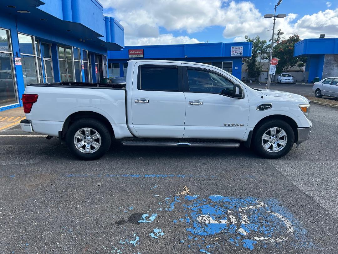 Nissan Titan 4x2 Crew Cab SV 2017