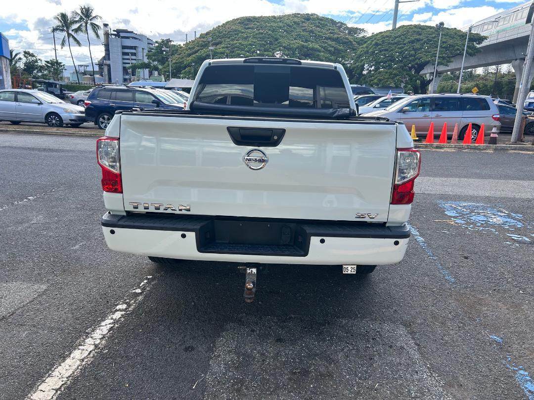 Nissan Titan 4x2 Crew Cab SV 2017