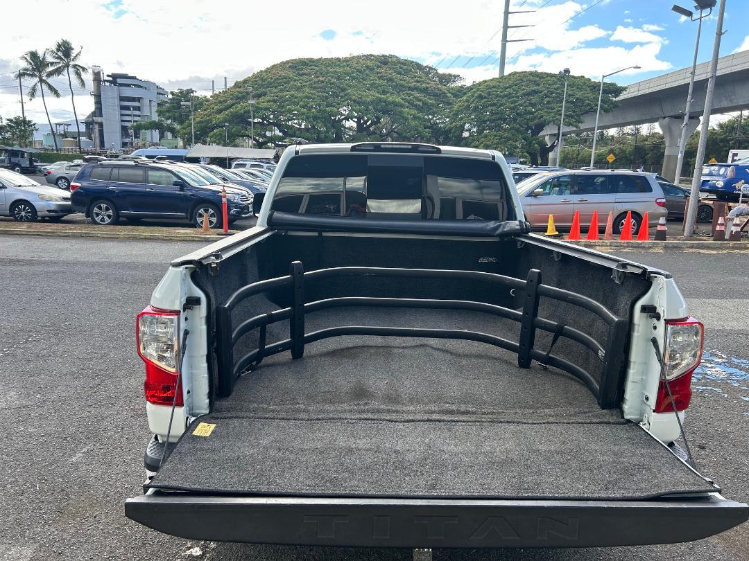 Nissan Titan 4x2 Crew Cab SV 2017