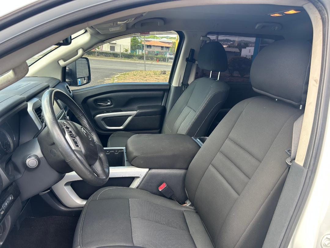 Nissan Titan 4x2 Crew Cab SV 2017