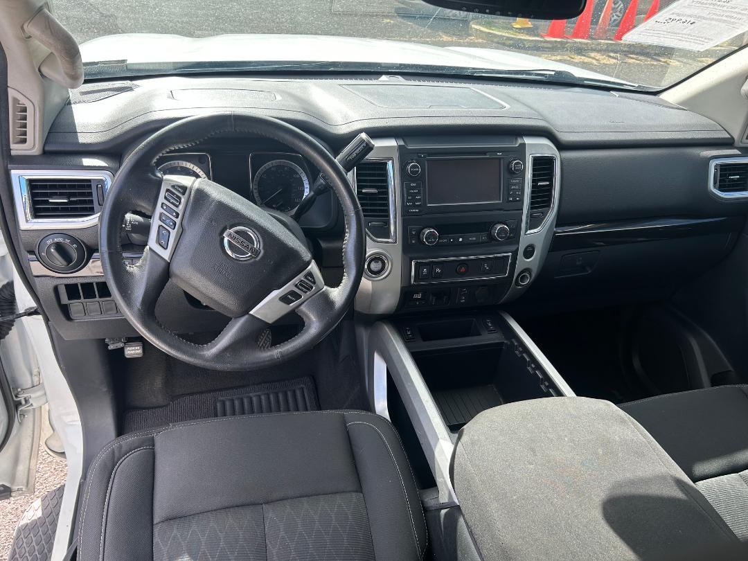 Nissan Titan 4x2 Crew Cab SV 2017