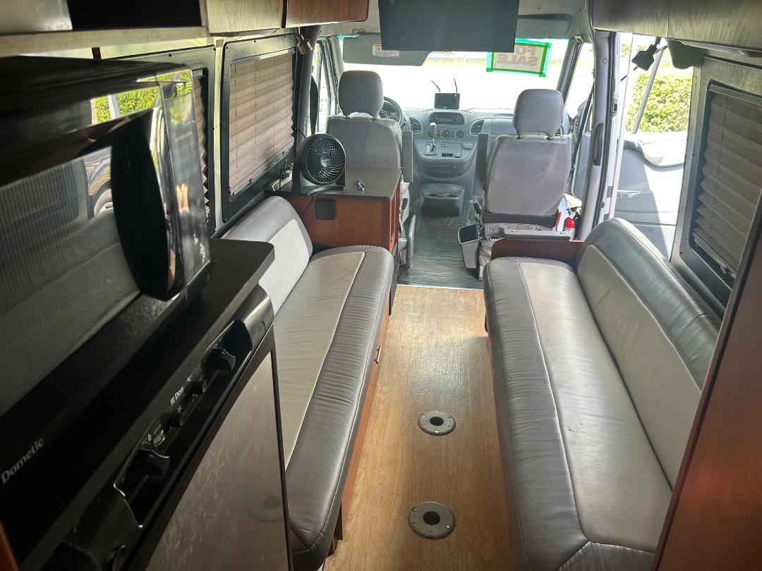 Mercedes-Benz Sprinter Van 2500 High Roof I4 Diesel HO 170" AWD 2004