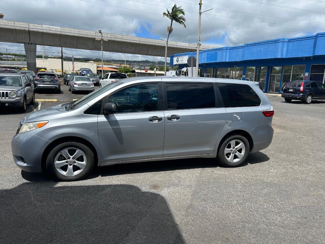 Toyota Sienna 5dr 7-Pass Van L FWD (Natl) 2016