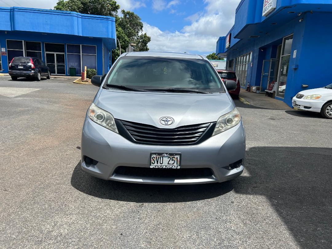 Toyota Sienna 5dr 7-Pass Van L FWD (Natl) 2016