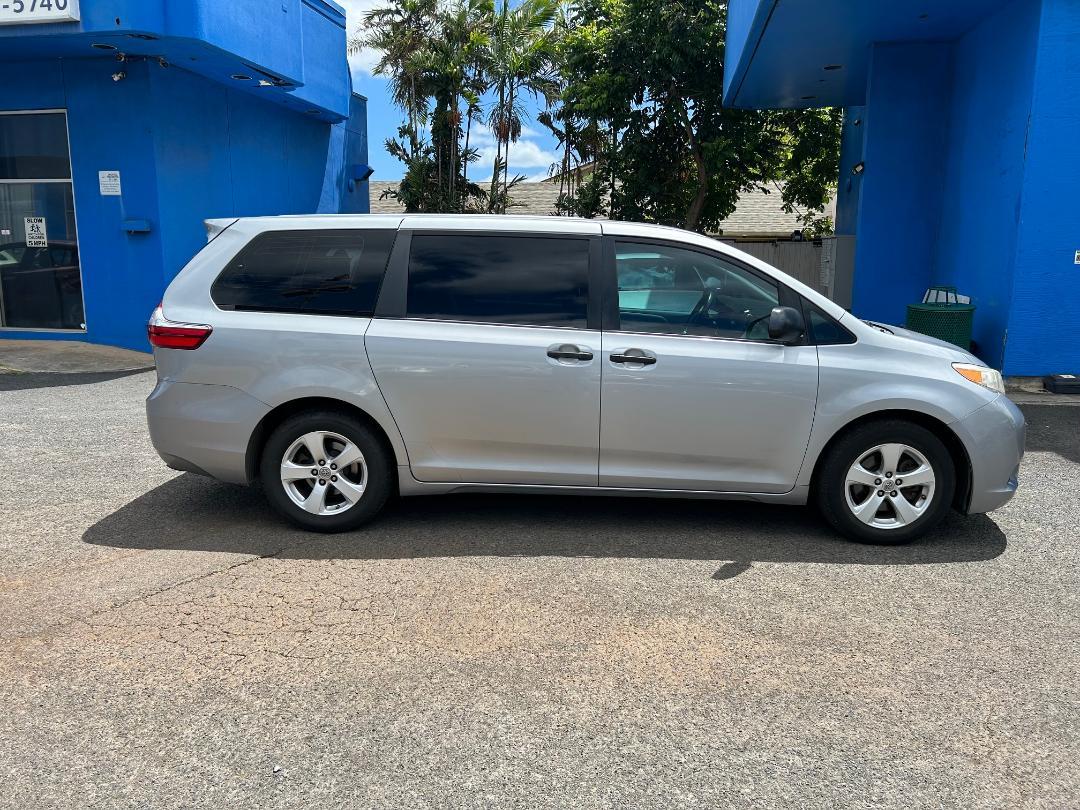 Toyota Sienna 5dr 7-Pass Van L FWD (Natl) 2016