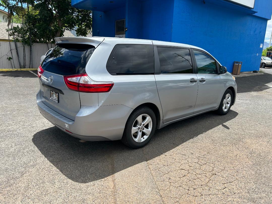 Toyota Sienna 5dr 7-Pass Van L FWD (Natl) 2016