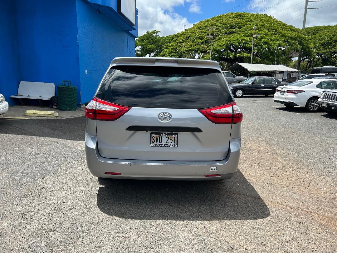 Toyota Sienna 5dr 7-Pass Van L FWD (Natl) 2016