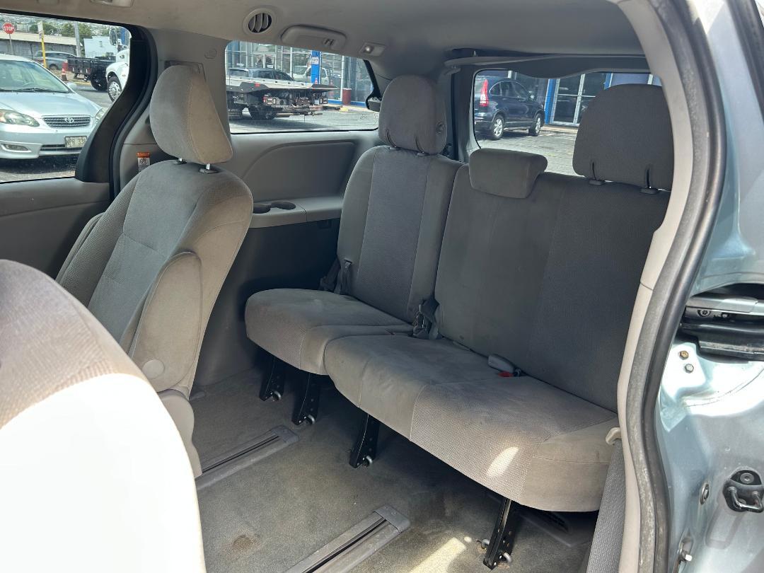 Toyota Sienna 5dr 7-Pass Van L FWD (Natl) 2016