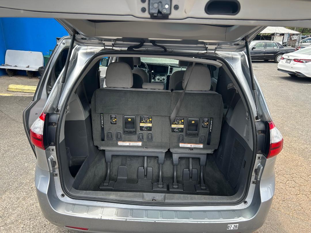 Toyota Sienna 5dr 7-Pass Van L FWD (Natl) 2016