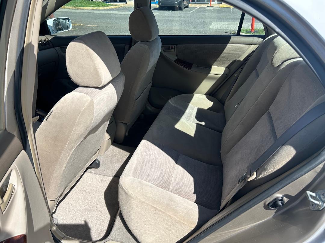 Toyota Corolla 4dr Sdn Auto LE (Natl) 2006