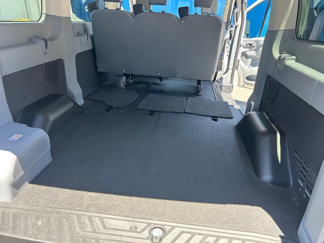 Ford Transit Wagon T-150 130" Low Roof XLT Sliding RH Dr 2017