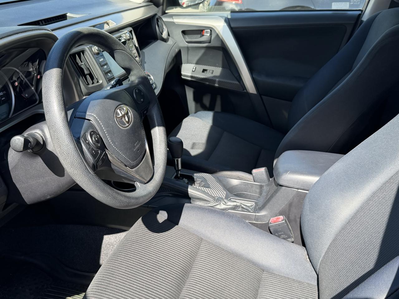 Toyota RAV4 AWD 4dr LE (Natl) 2015