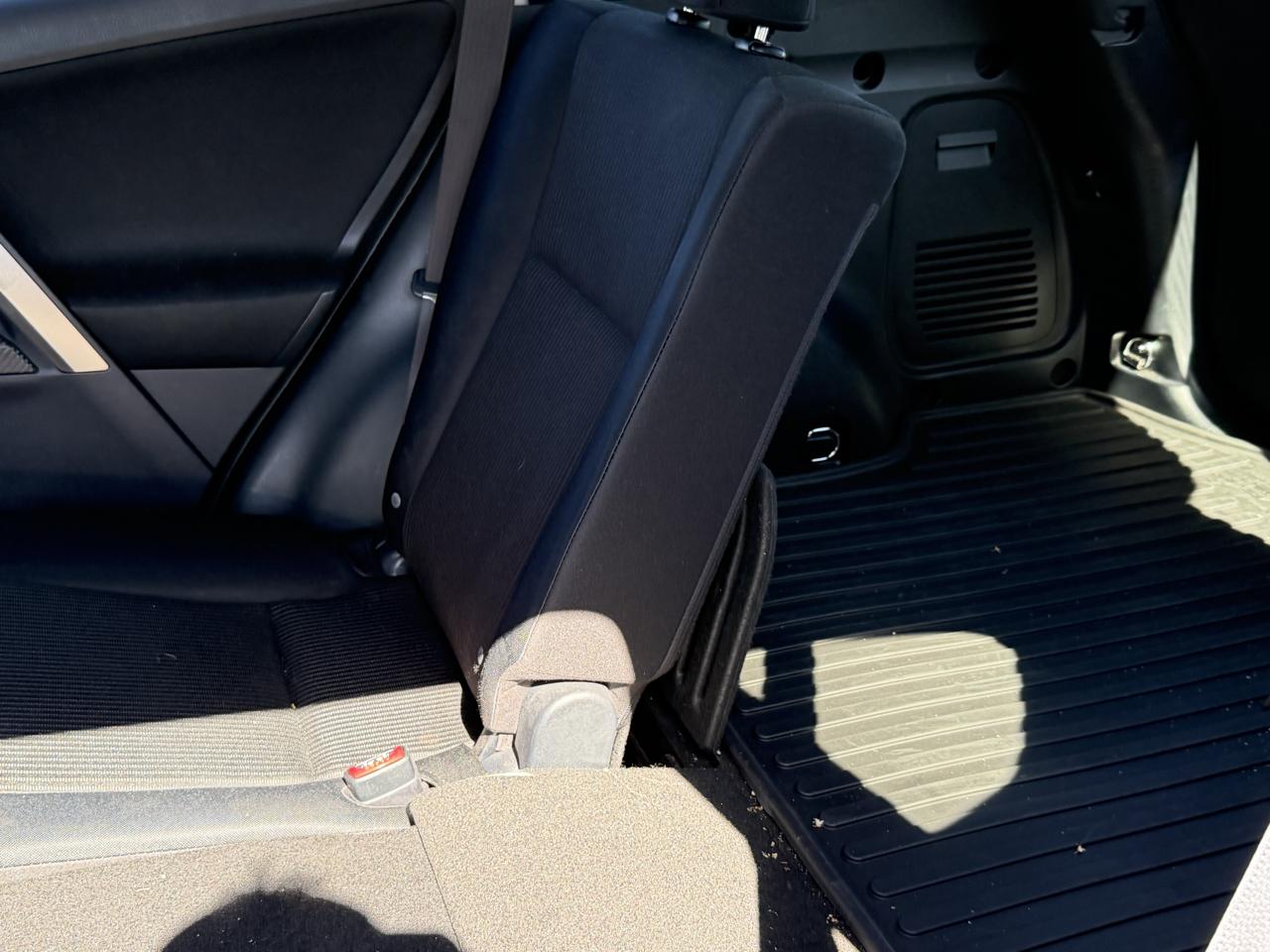 Toyota RAV4 AWD 4dr LE (Natl) 2015