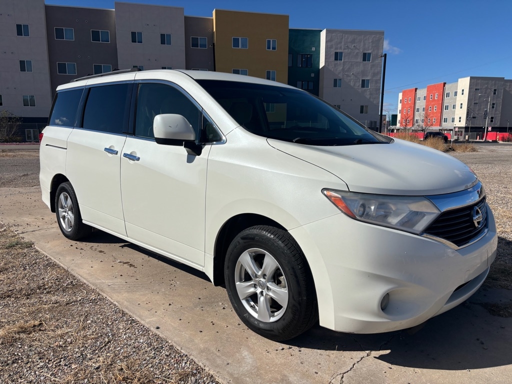 2015 Nissan Quest SV's photo