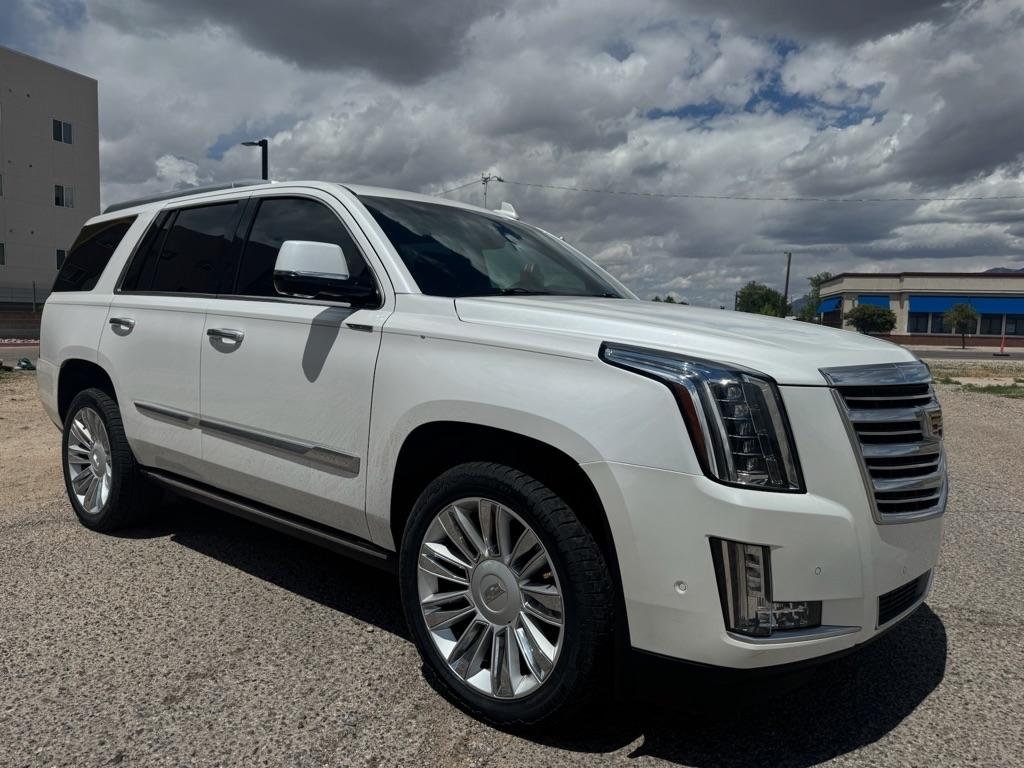 2017 Cadillac Escalade Platinum 2WD