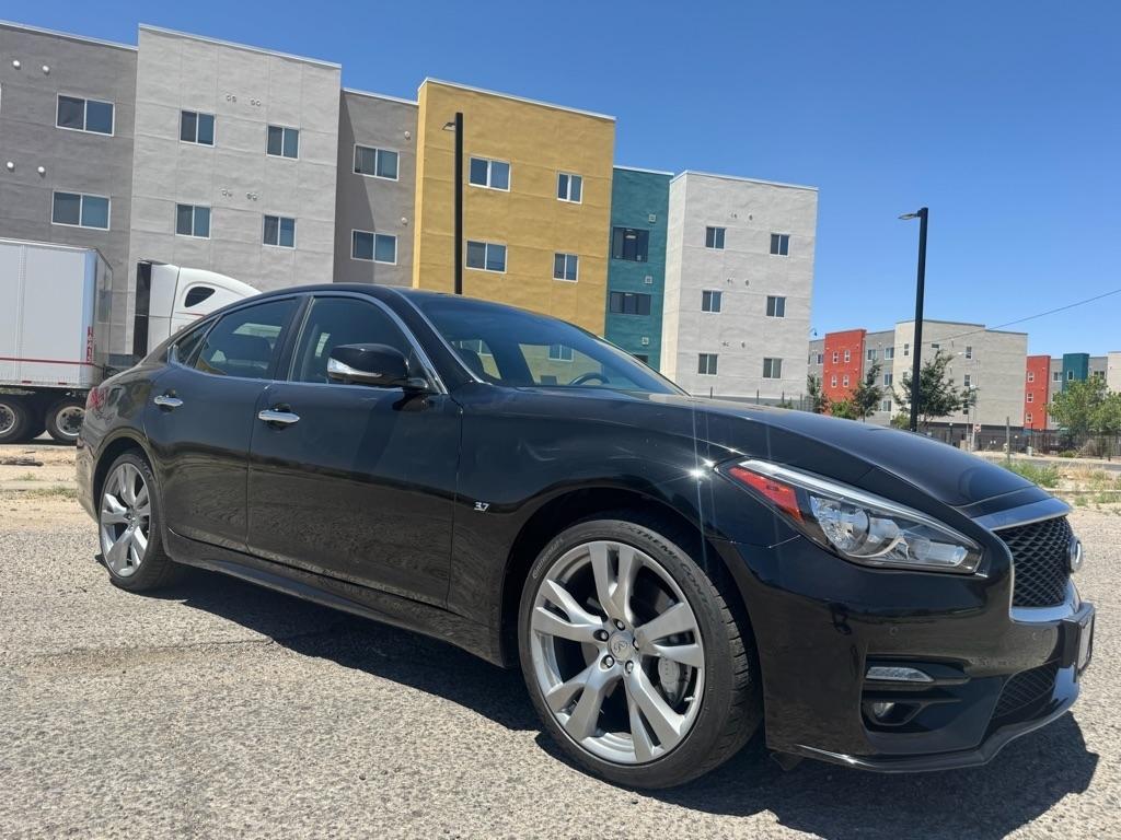 2015 INFINITI Q70 3.7's photo
