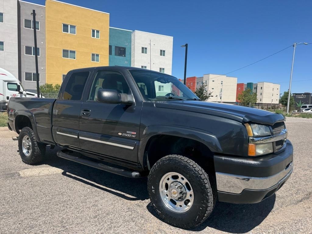 2004 Chevrolet Silverado 2500HD Ext. Cab Long Bed 4WD