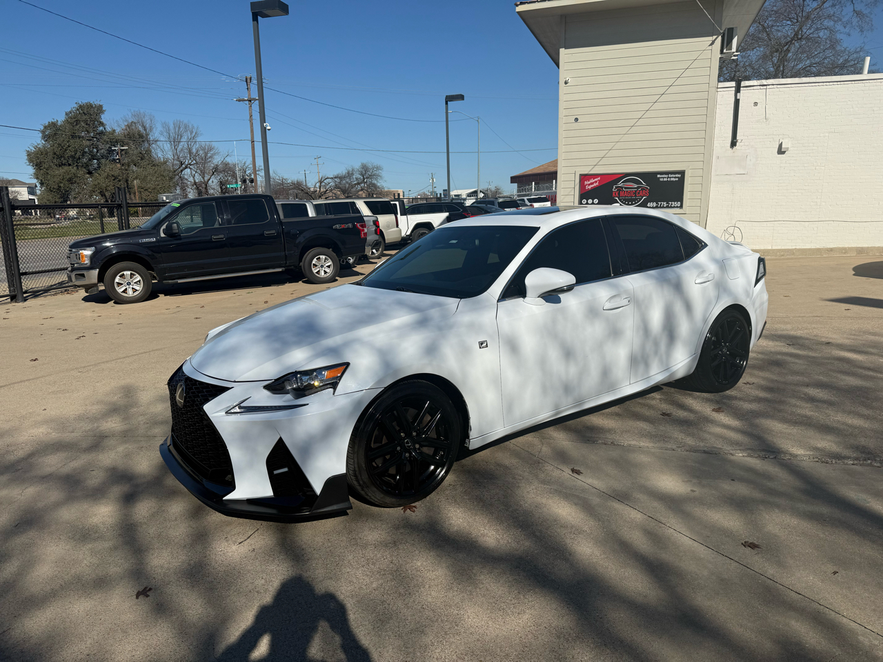 2016 Lexus IS 350's photo