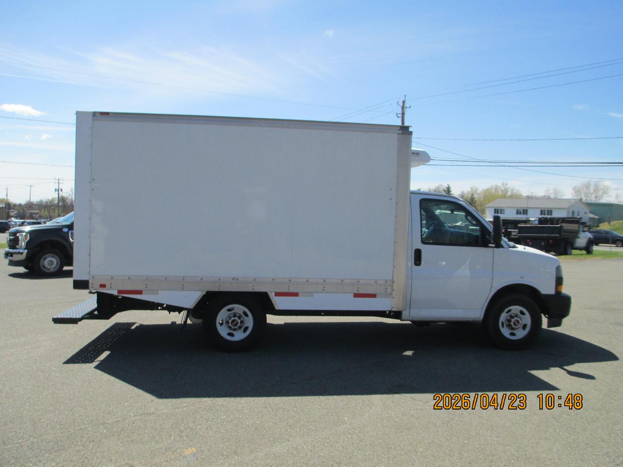 GMC Savana Commercial Cutaway 3500 Van 139" 2020