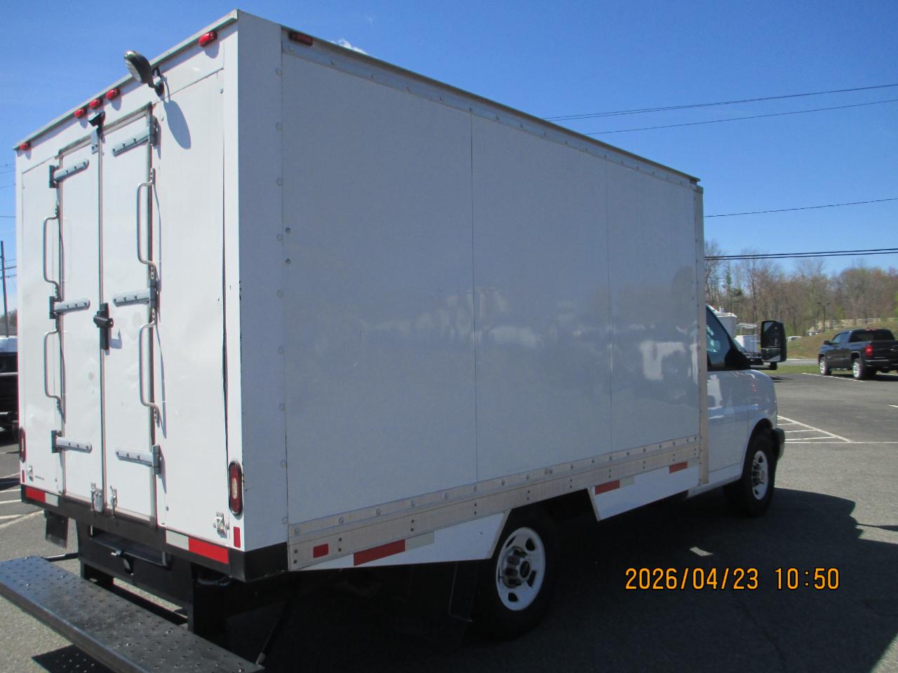 GMC Savana Commercial Cutaway 3500 Van 139" 2020