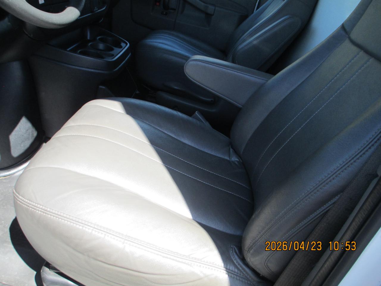 GMC Savana Commercial Cutaway 3500 Van 139" 2020