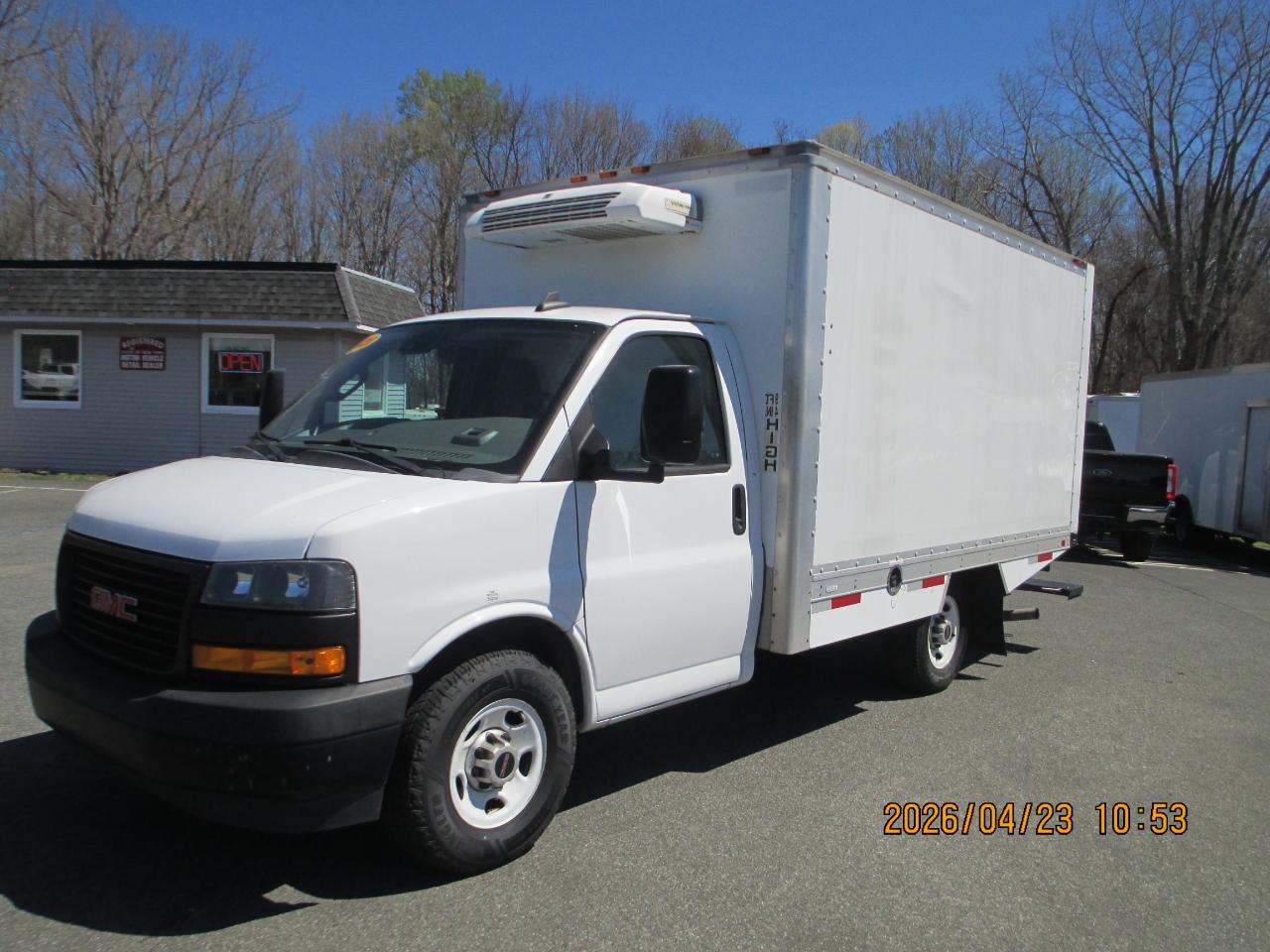 GMC Savana Commercial Cutaway 3500 Van 139" 2020