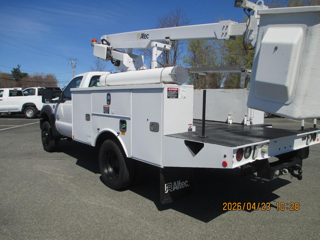 Ford Super Duty F-450 DRW 2WD Reg Cab 141" WB 60" CA XL 2016