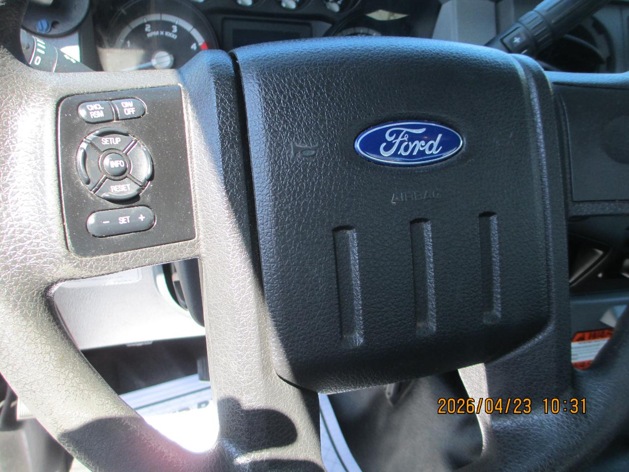 Ford Super Duty F-450 DRW 2WD Reg Cab 141" WB 60" CA XL 2016