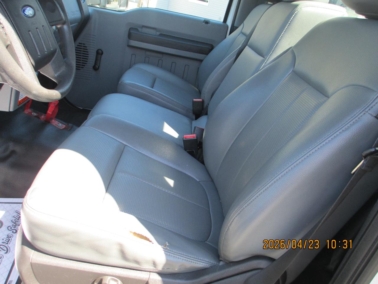 Ford Super Duty F-450 DRW 2WD Reg Cab 141" WB 60" CA XL 2016