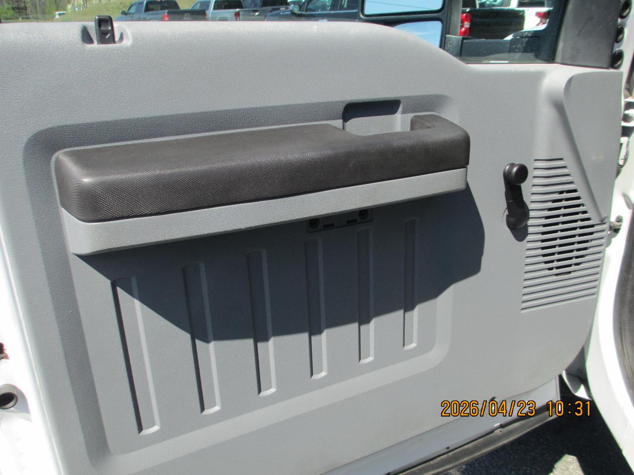 Ford Super Duty F-450 DRW 2WD Reg Cab 141" WB 60" CA XL 2016