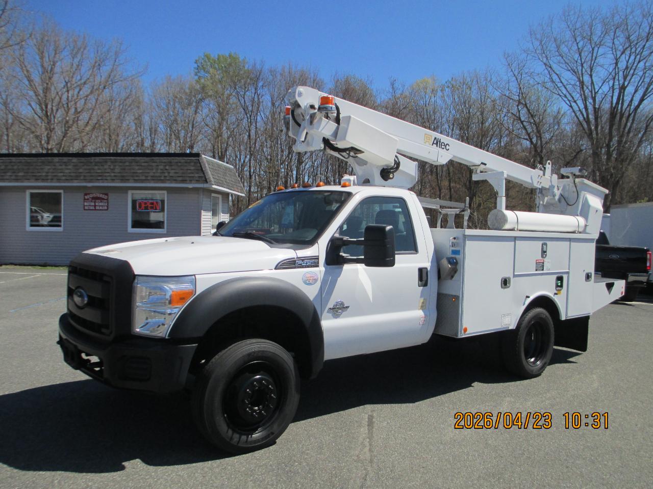 Ford Super Duty F-450 DRW 2WD Reg Cab 141" WB 60" CA XL 2016