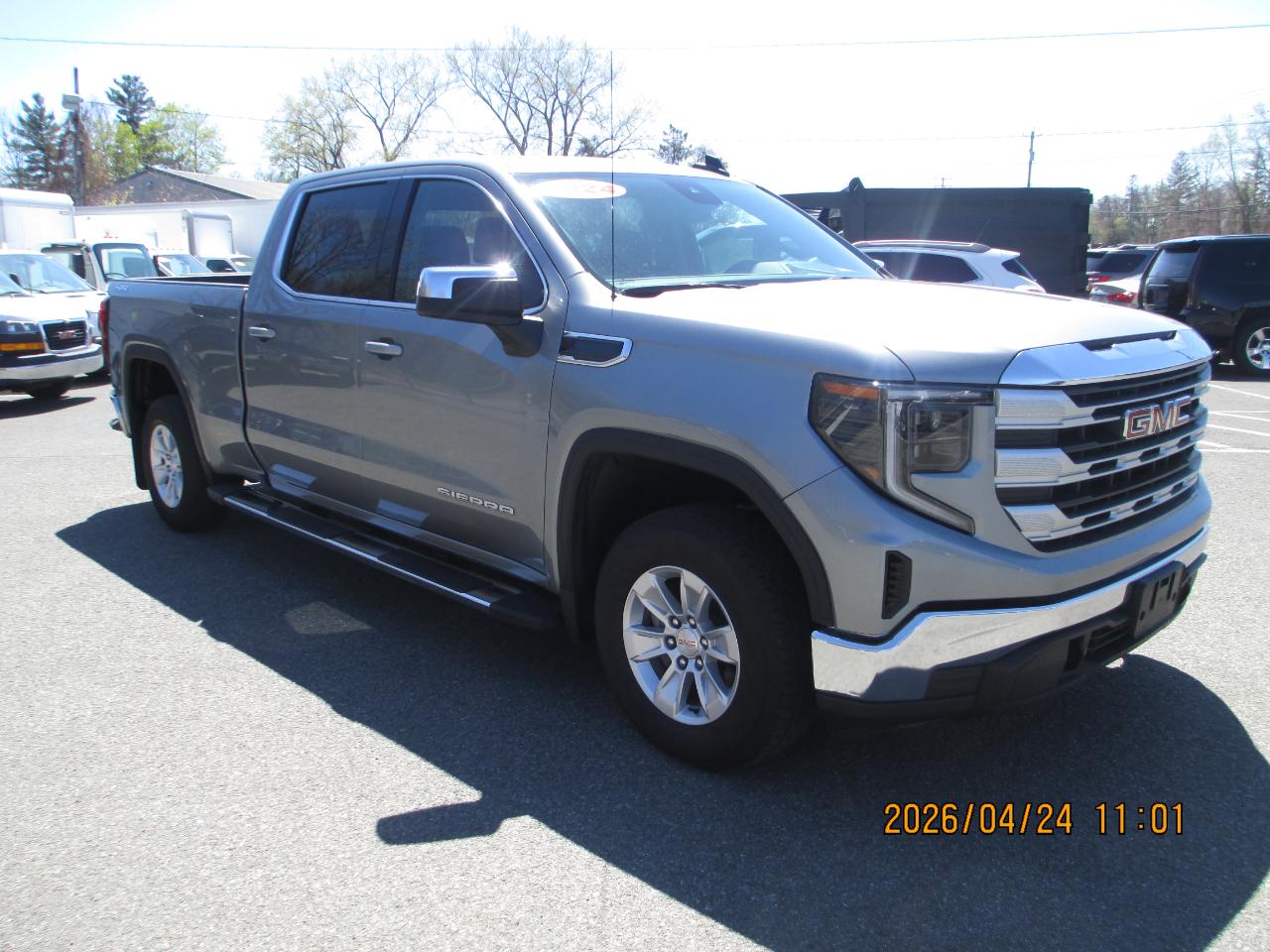 GMC Sierra 1500 4WD Crew Cab 157" SLE 2024